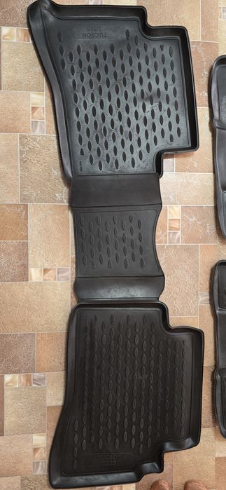 Продам полики на Туксон