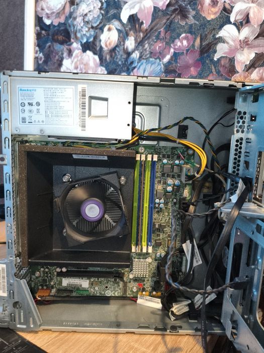 Lenovo Thinkcentre Core i5 6500, 8GB ddr4, ssd 256gb