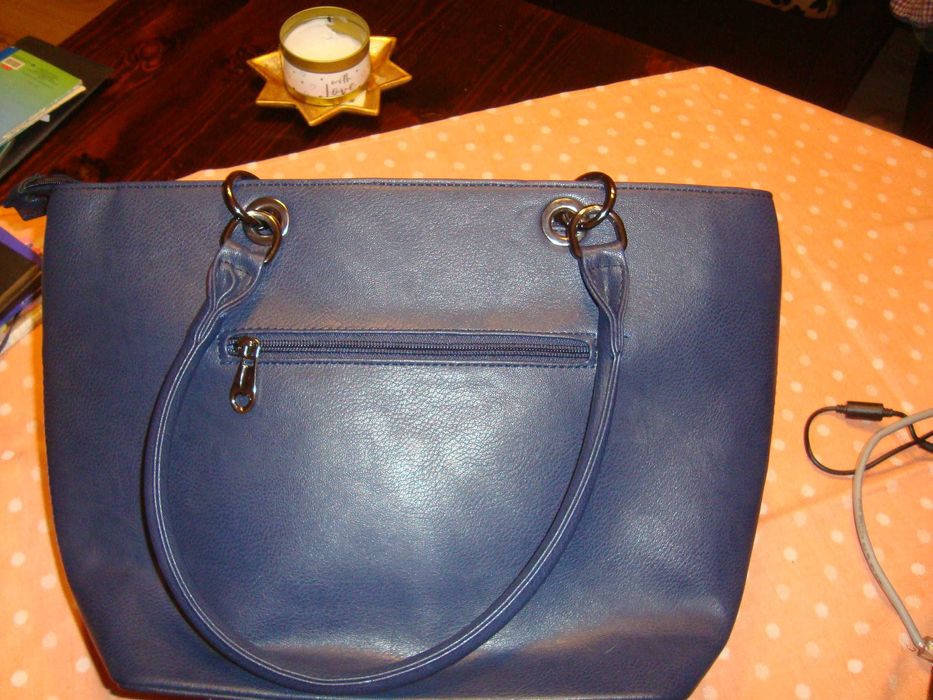 Дамска чанта стилна и елегантна