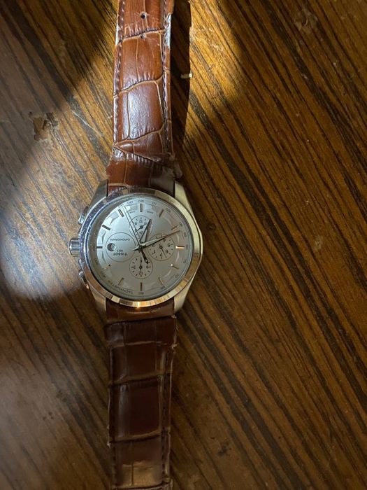 Продаются часы тиссот 1853