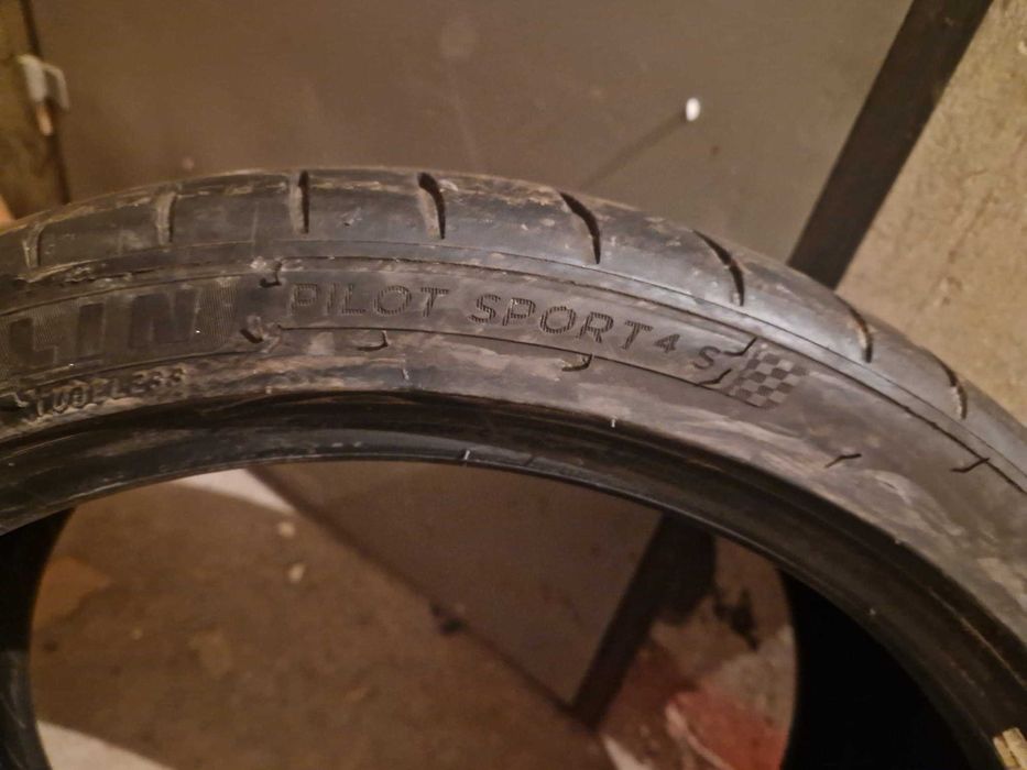 Гуми MICHELIN PILOT SPORT 4S 255/35 R19 2бр