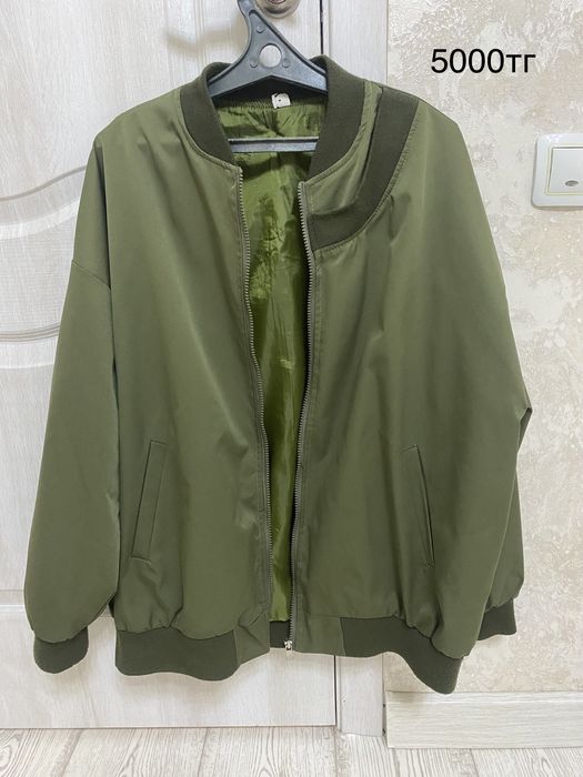 продам ветровку -5000т