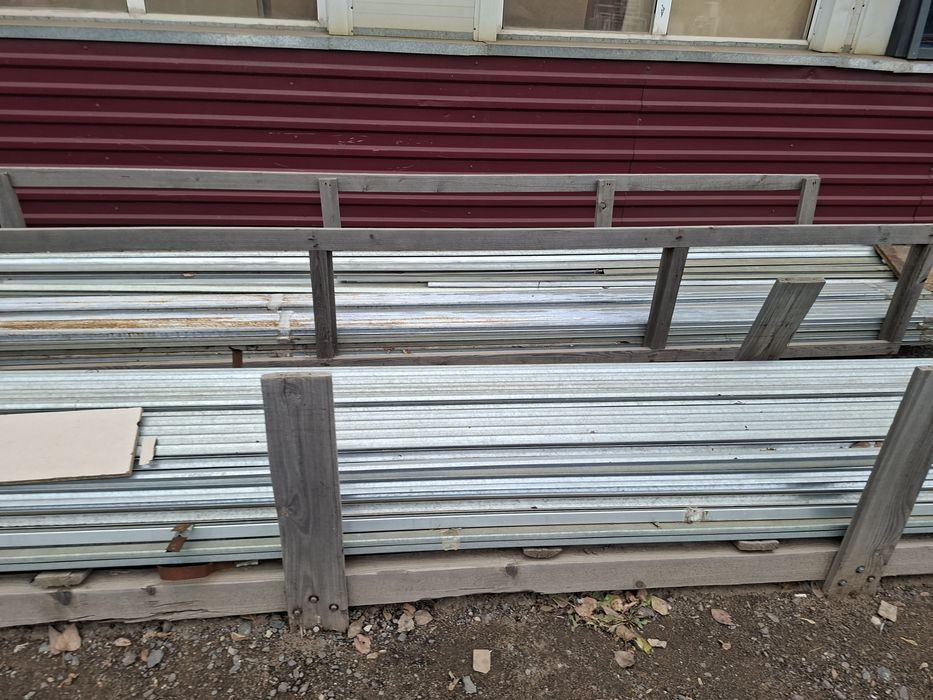 Продам пластиковые профилья