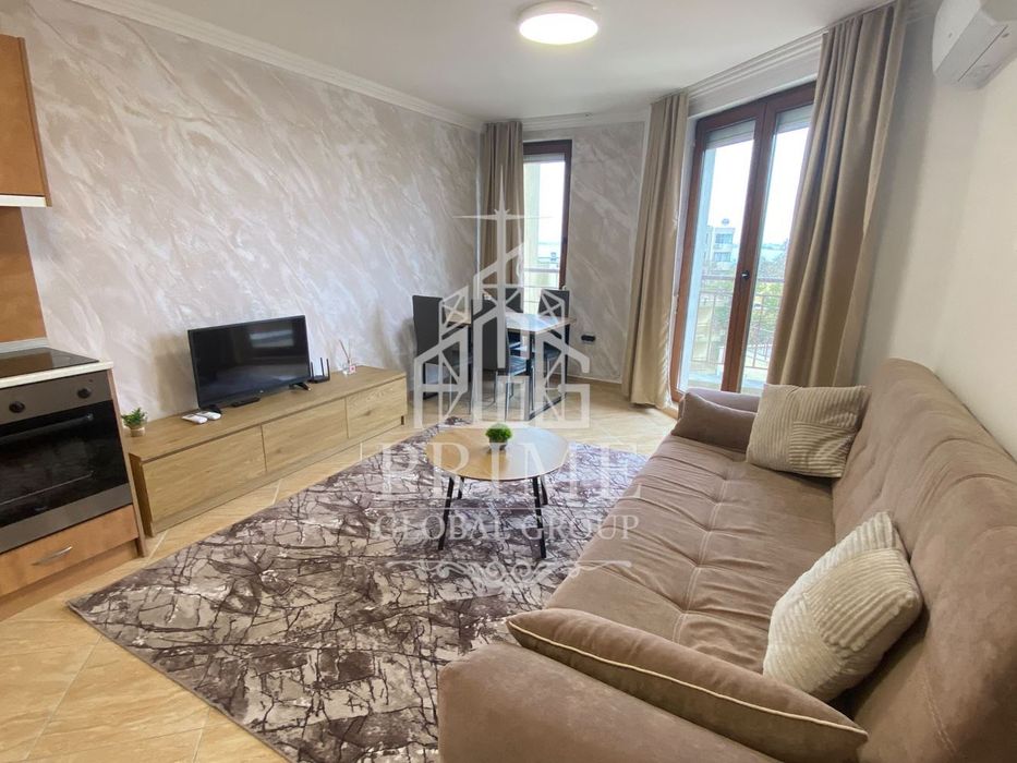 Дава се под наем Двустаен апартамент в Свети Влас - 55 кв.м за 350 € - Снимка #1
