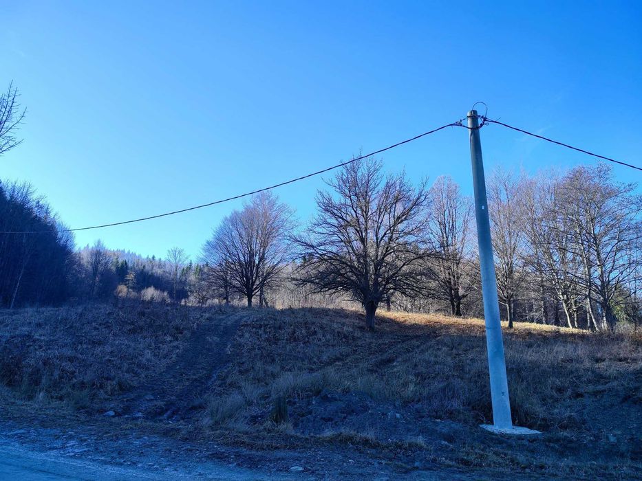 Vand teren 1.712 mp cu vedere la lac, lângă pădure – Valea Uzului, Bacău