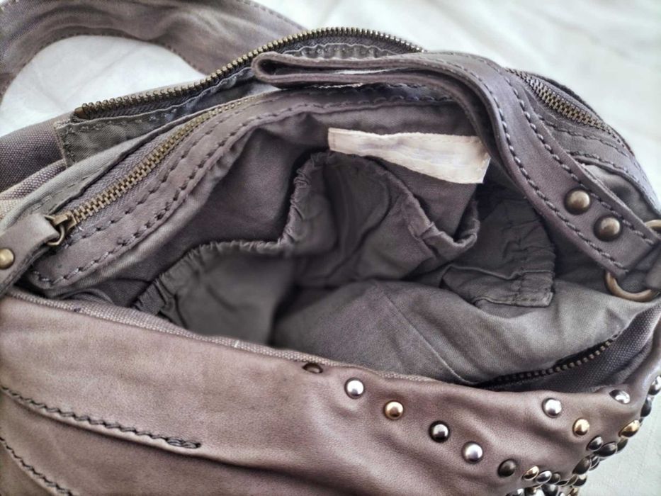 Чанта за през рамо Diesel- плат,Y2K, с кожени детайли, капси, кросбоди