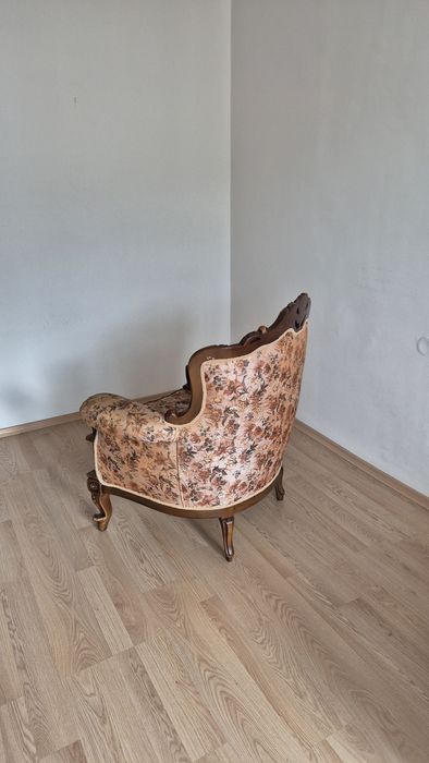 Канапе и две кресла