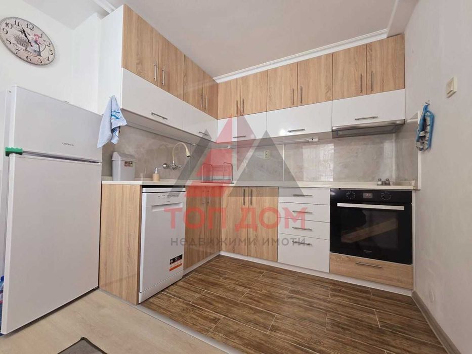 Дава се под наем Тристаен апартамент в Варна, Център - 80 кв.м за 459 € - Снимка #2