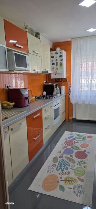 Apartament 3 camere,2 bai,2 balcoane 60 mp ultracentral DEJ