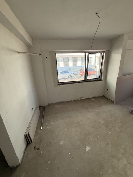 Propritar , Vând apartament cu 2 camere în Mamaia Nord, situat în imediata apropiere de Alezzy Odyssey.