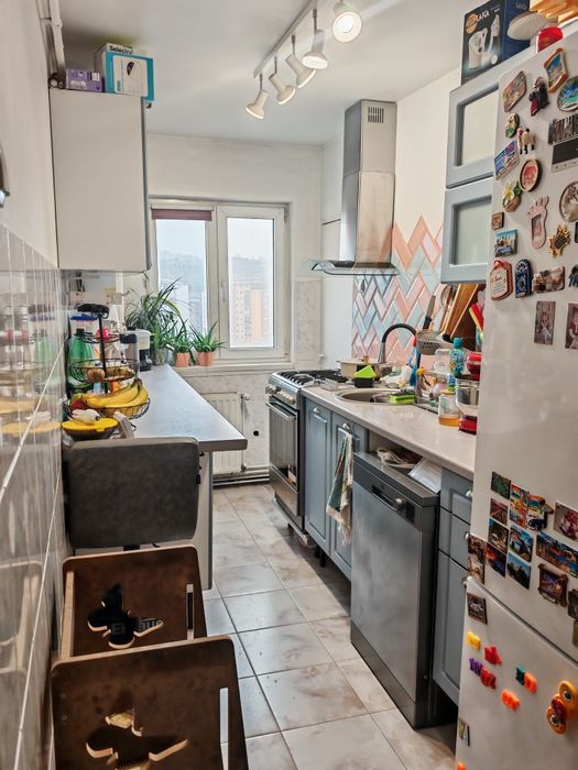 Apartament cu 2 camere și hol pătrat (cât o cameră) - Dâmbu