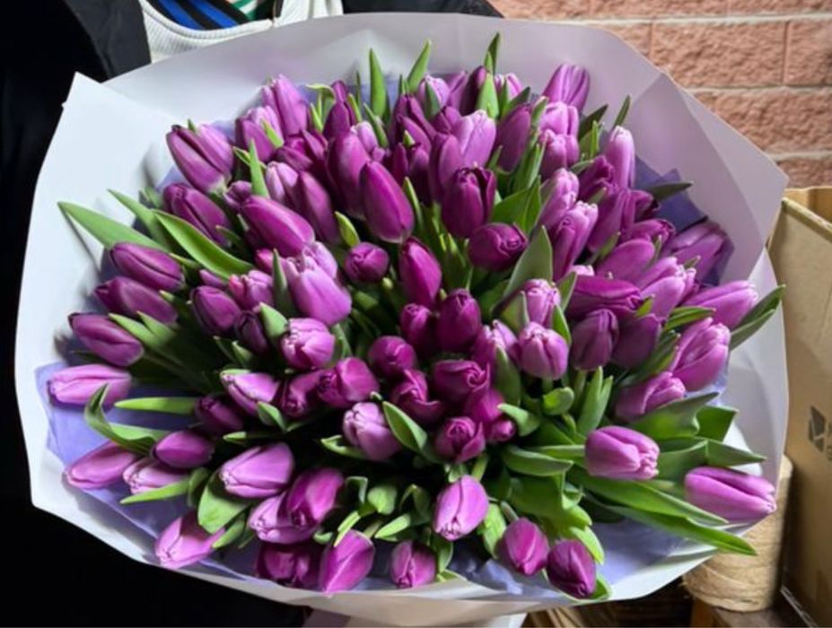 Букет из 101тюльпан