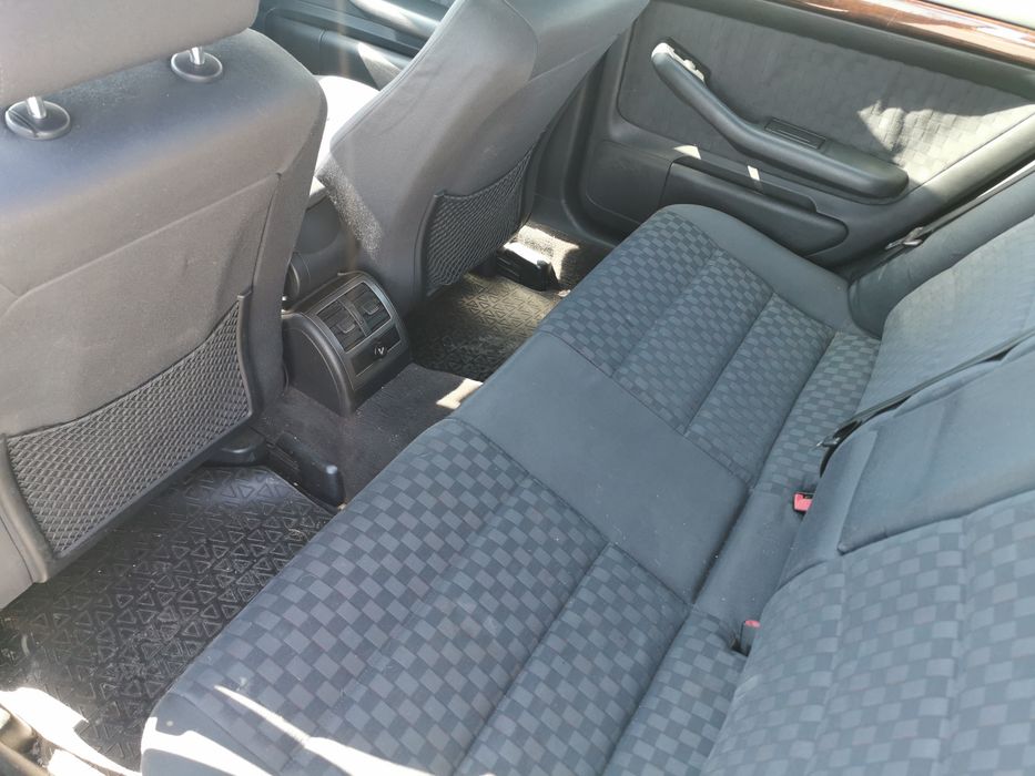 Продавам ауди а6 2500 дизел.. 150 кс