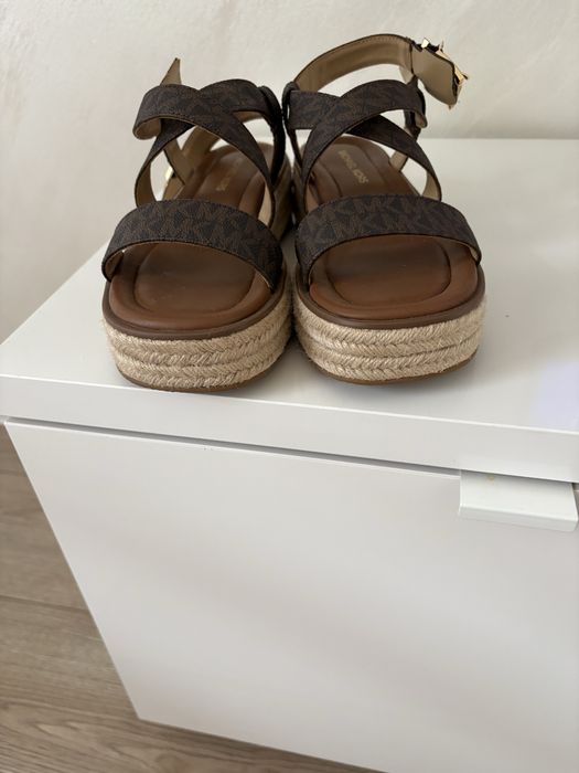 Сандалии Michael Kors