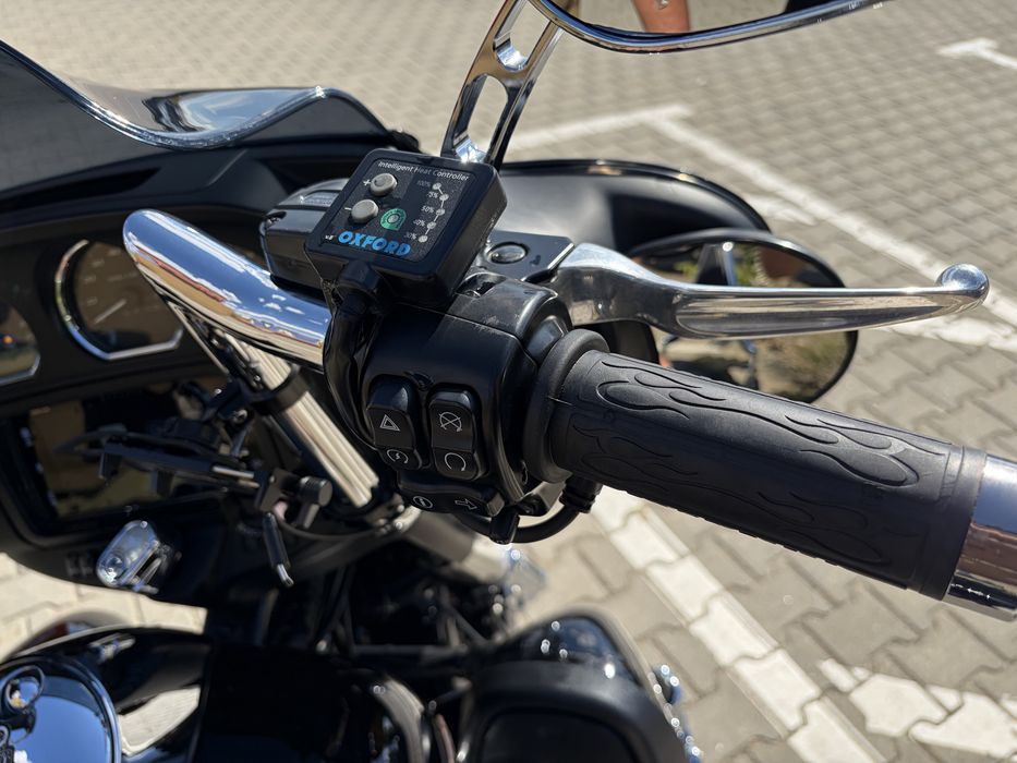 Harley Davidson Street Glide Special M8 107