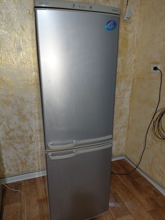 Холодилниктер сатылады 3 шт бар