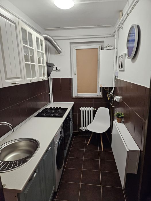 PROPRIETAR! Apartament 2 cam, decomandat, Alexandru cel Bun, langa Biserica Sf. Nectarie (pod Alexandru)