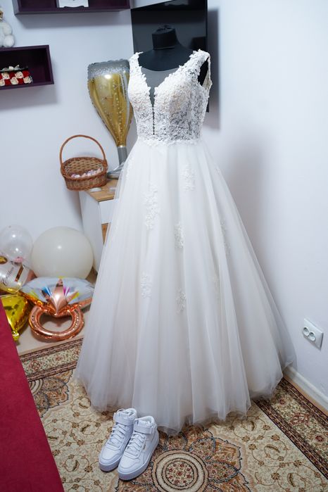 Vand rochie de mireasa