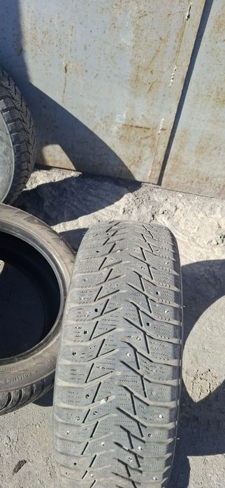 Продам резину зимнюю фирмы  Сайлун .