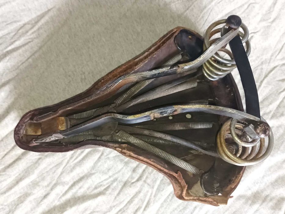 Руска седалка за велосипед Украйна,фар и динамо