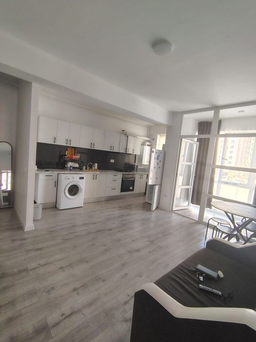 Inchiriez apartament
