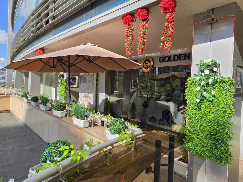 Зала за частни мероприятия Golden bee