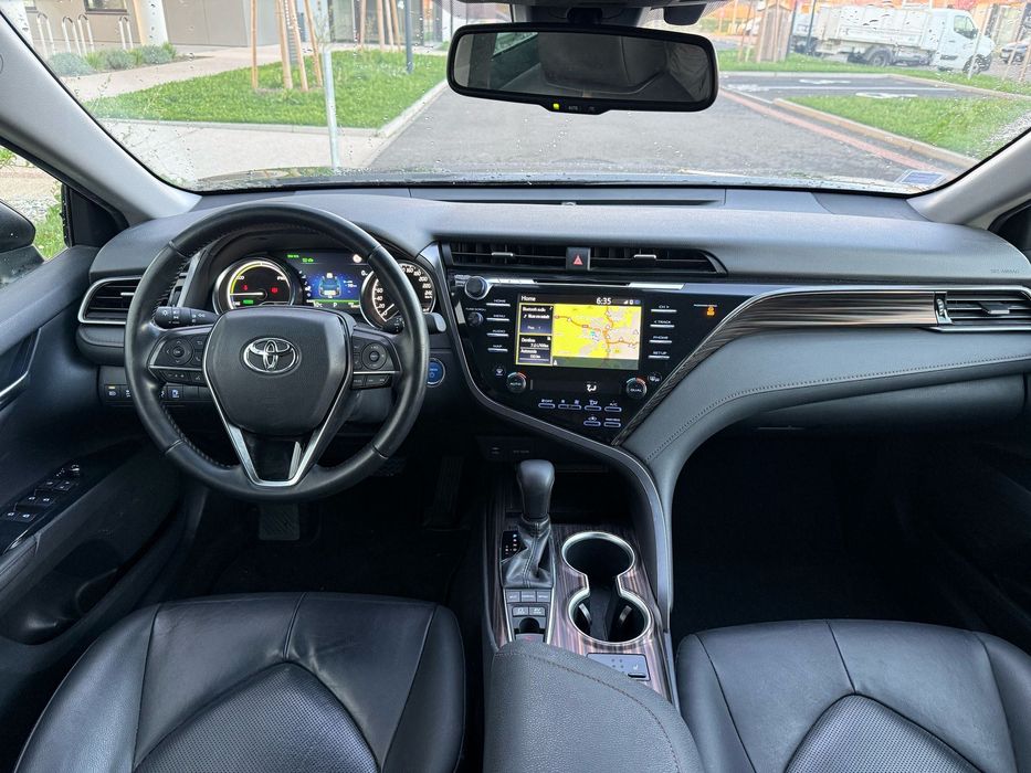 Toyota Camry 2.5i Hybrid