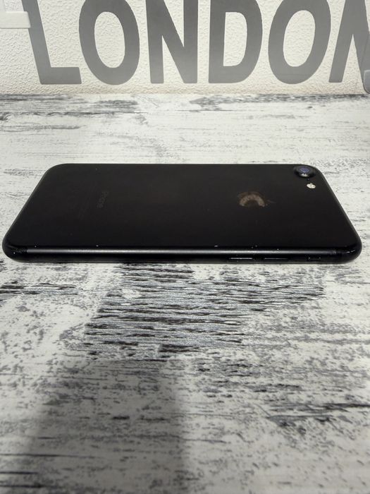 iPhone 7 черен black 32gb