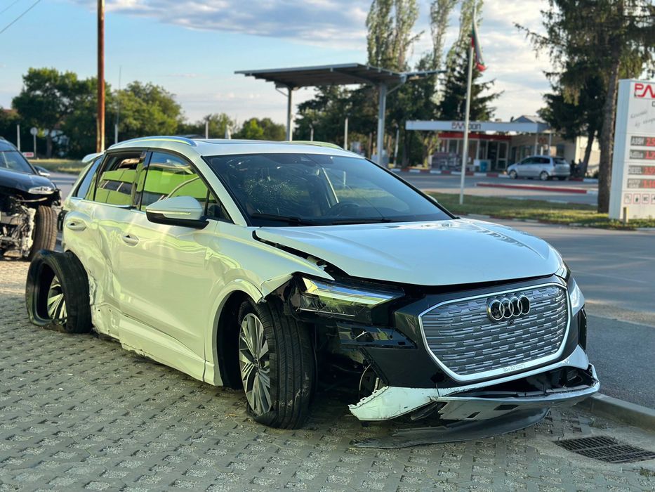 AUDI Q4 E - TRON 40 На Части