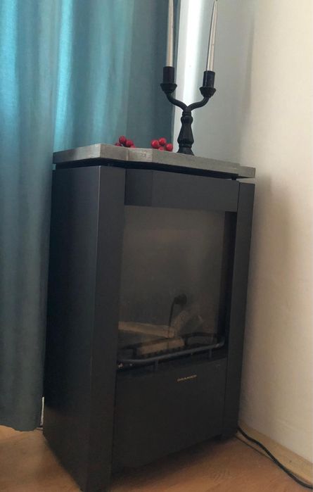 Soba semineu pe gaz apartament modern