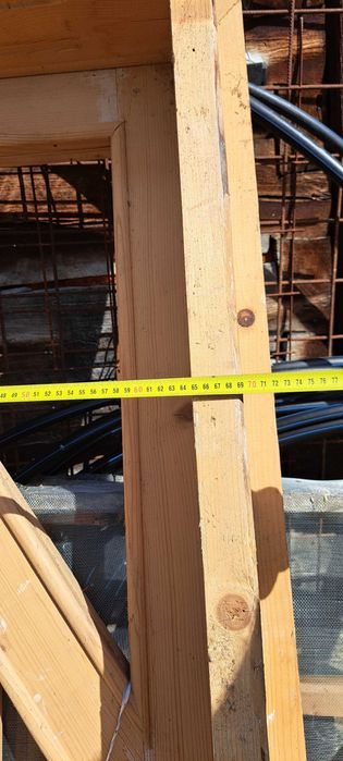 Usa lemn masiva din lemn