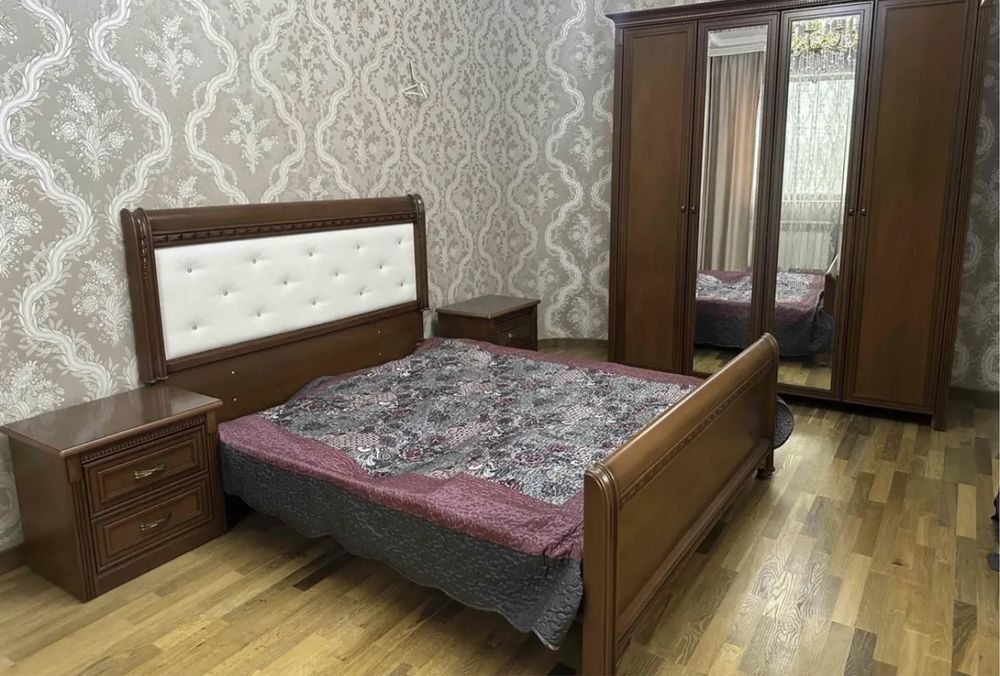 В ПОДАРОК КОМОД, спальный гарнтур, кровать, дае прикроватные тумбы