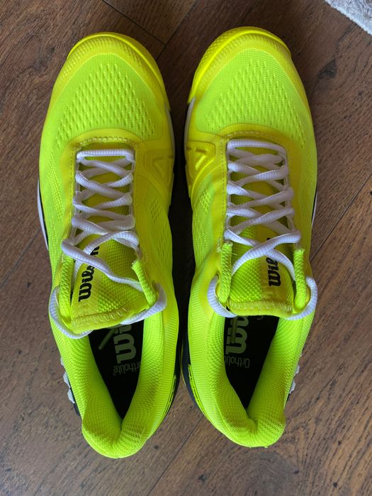 Продам кроссовки теннисные Wilson