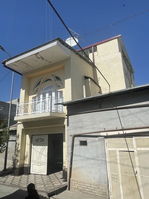 Продается дом возле мавзалея гур эмир.