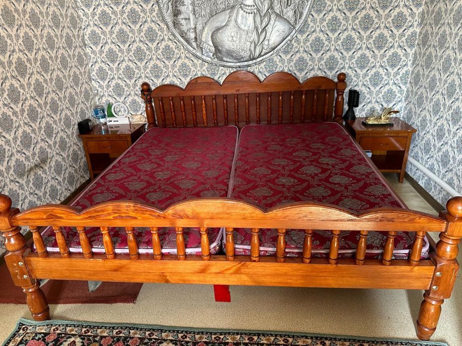 Кровать из дерева 180*200