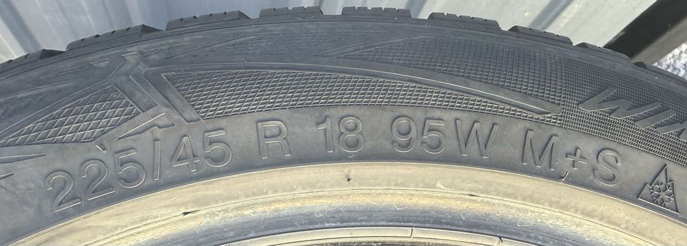 4бр 225/45/18 на 7мм с 21дот Вредщайн