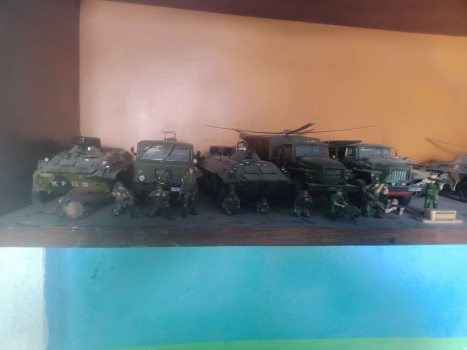 Продам коллекцию сборных масштабных моделей