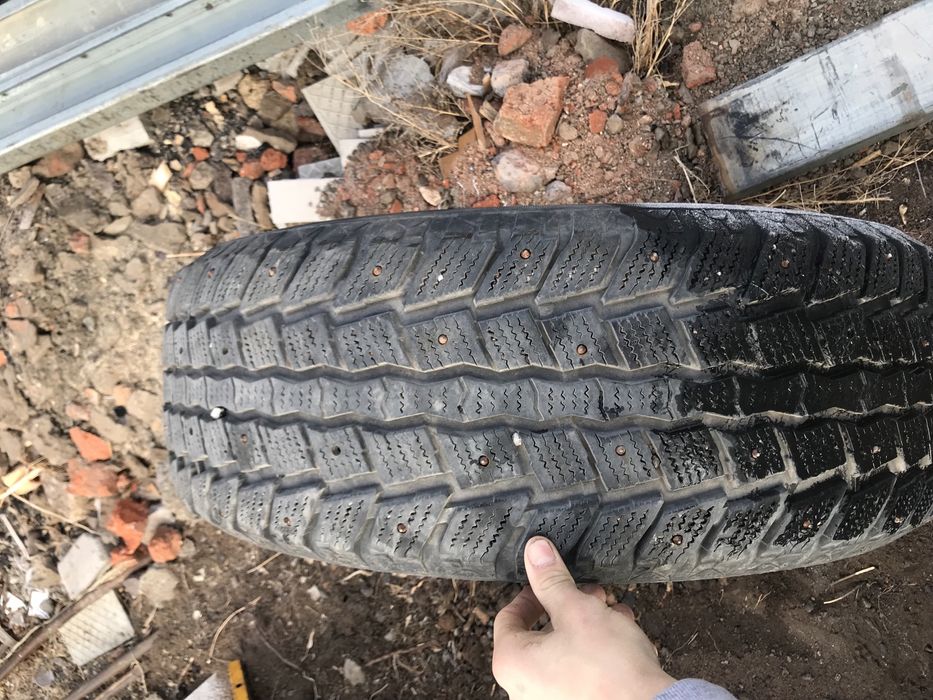 Продам зимнию резину R18