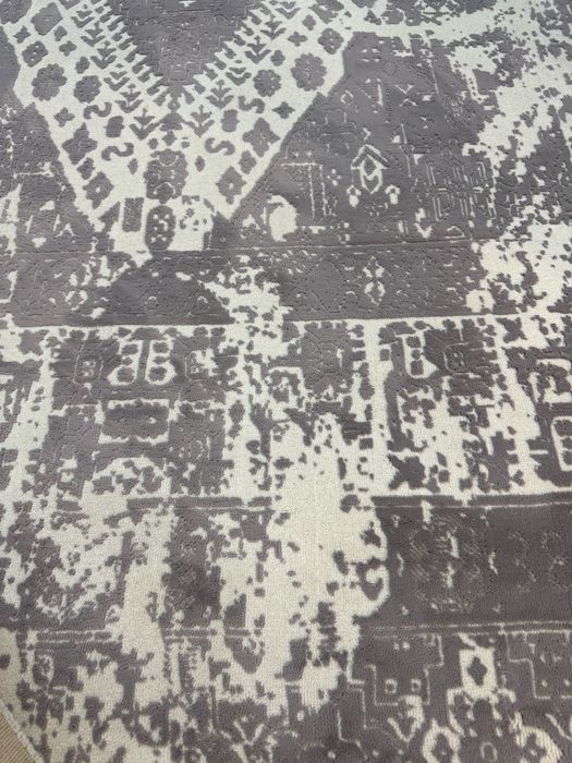 Ковер, еще один ковер в подарок