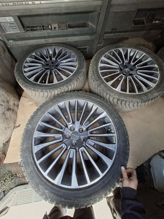 Продаю Диски с шинами