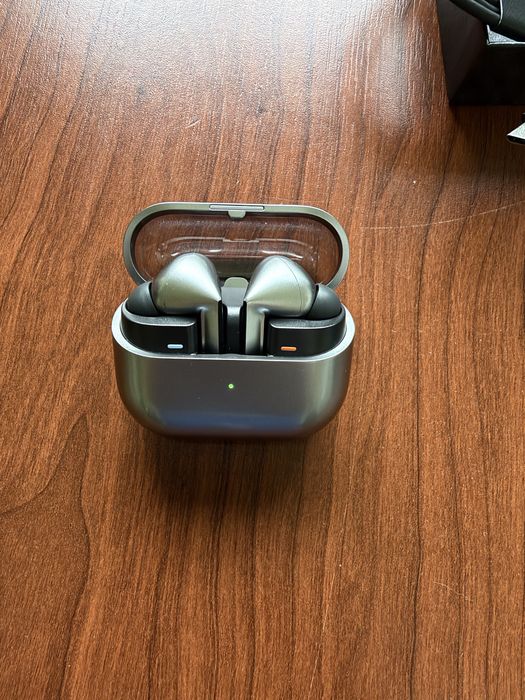 Casti samsung galaxy buds3 pro 450lei perfect funzionale cu toate accesorile
