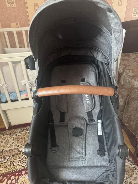 Продадим детскую коляску