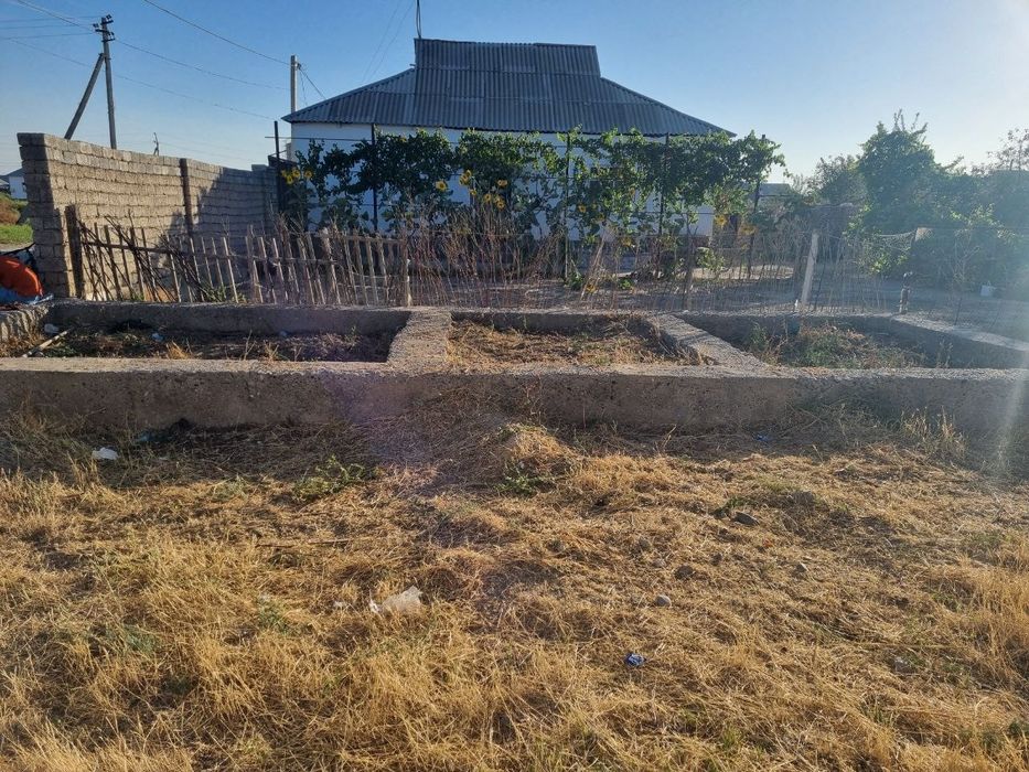 Срочно 4 хонали уй сотилади