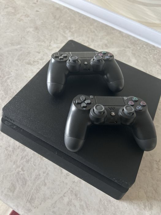 Play station 4 slim