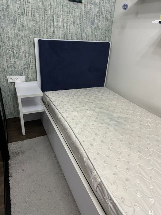 Кровать с тумбой