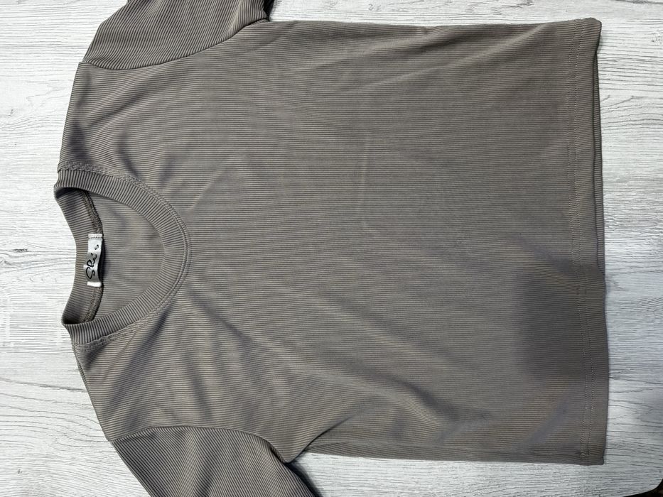 Футболки M-L на девушку