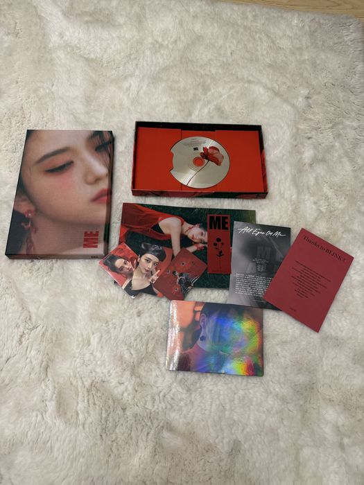 Альбом JISOO “ME”