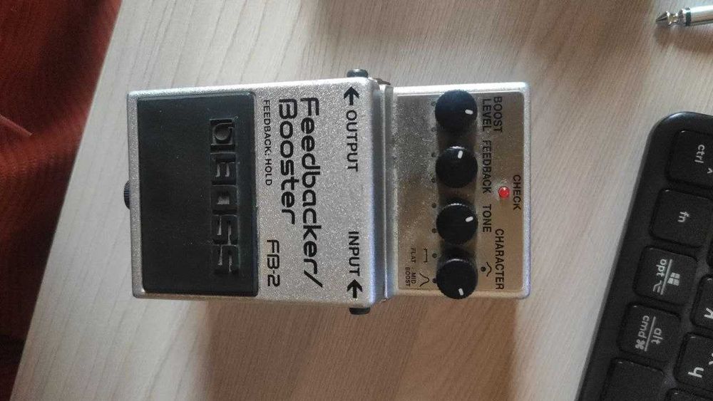 Boss FB-2 Feedback/Booster