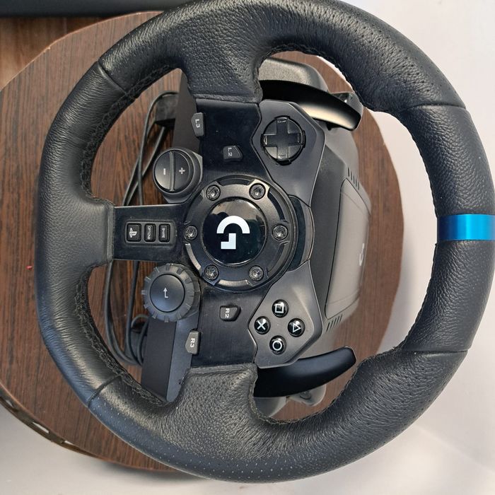 Vând  VOLAN LOGITECH PS 4, JOCURI PS 4