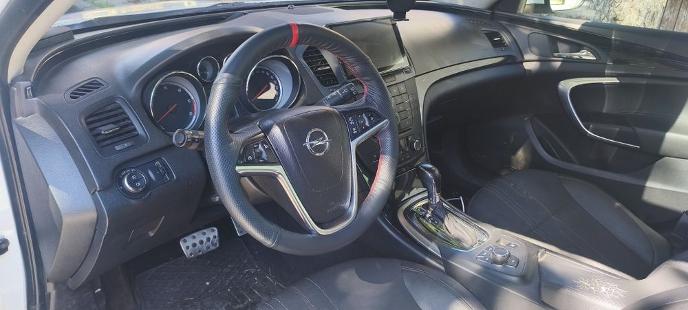 Продавам Opel Insignia